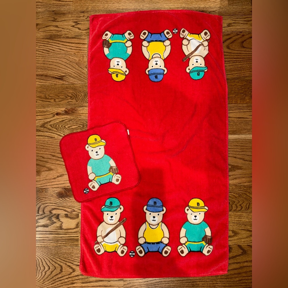 Vintage Red Bear Print Towel Set